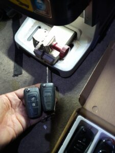 chìa khoá remote Mazda BT50
