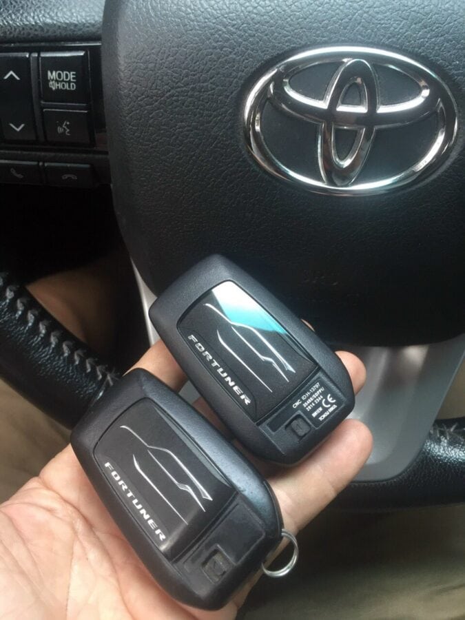 Remote Toyota giá rẻ Innova, Vios, Fortuner... 1 chìa khoá smartkey Toyota Fortuner