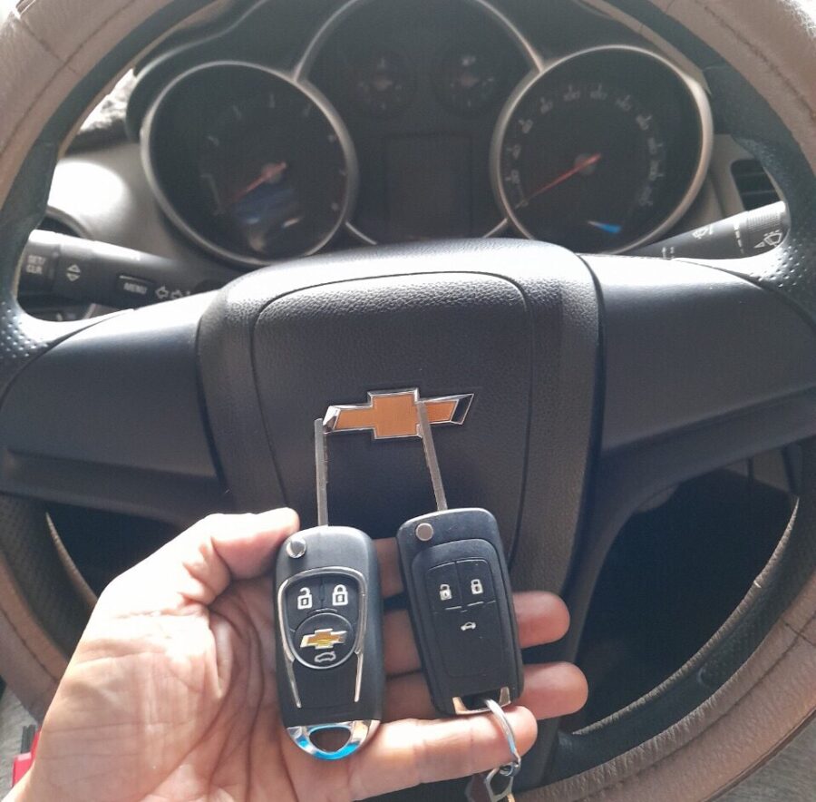 Chìa khóa ô tô Chevrolet Cruze zin giá rẻ 1 Làm chìa khóa gập ô tô